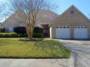 9685 Meadowcreek Dr, Beaumont, TX 77706