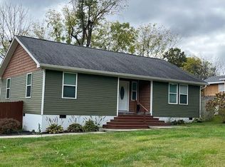 1844 Willow Rd, Hendersonville, NC 28791