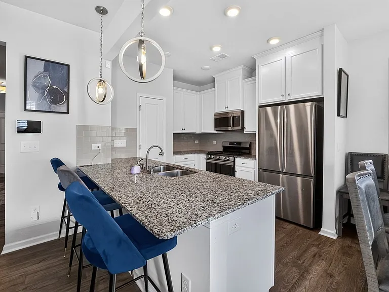 3745 Yorkshire Pl — Photo 3