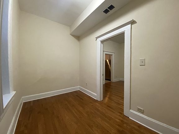 4th image of 2346 W McLean Ave #F