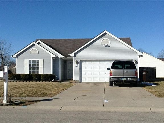 3rd image of 745 Clara Dr