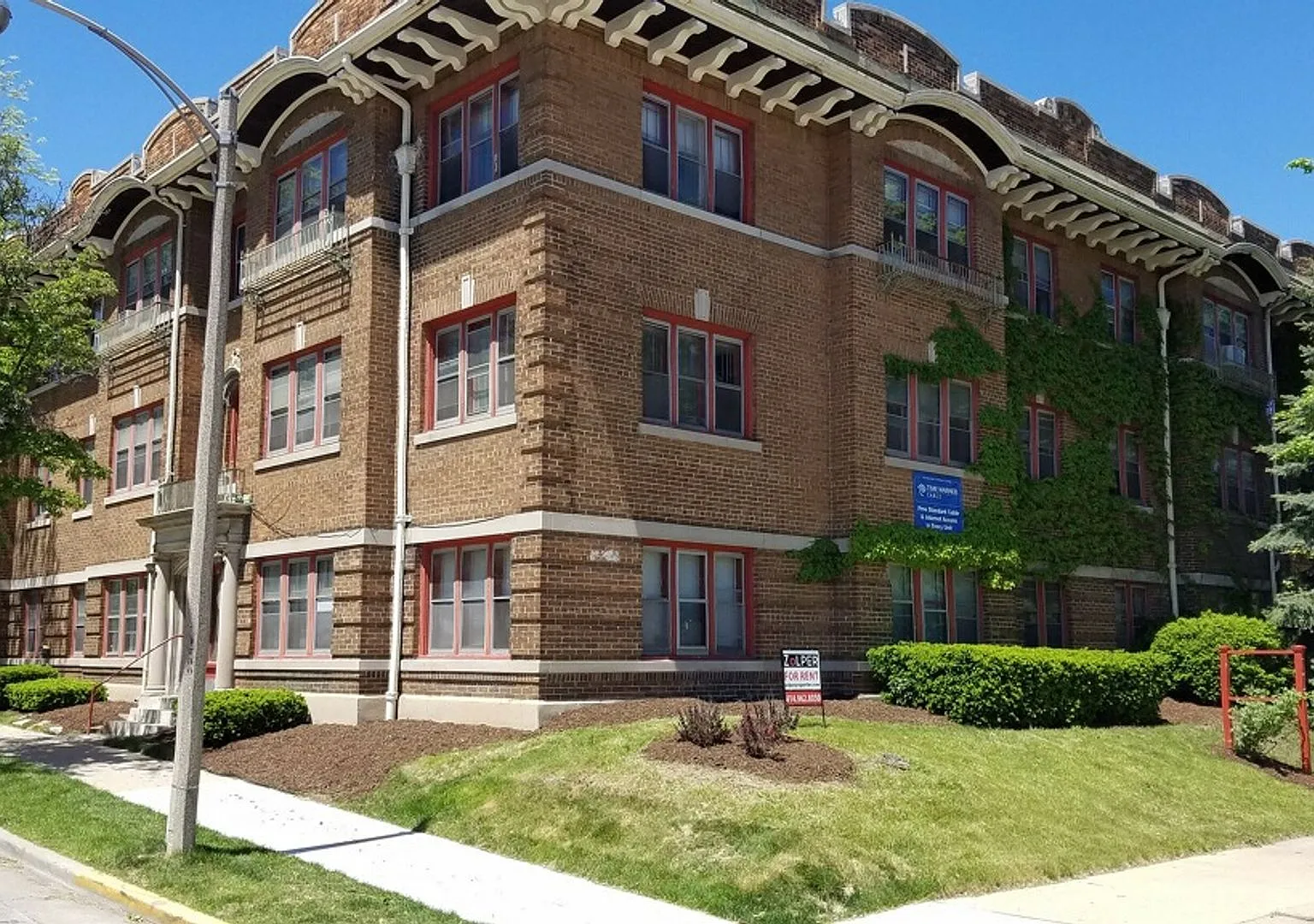 Newport Manor — Photo 1