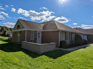 302 Surrey Ln, Butler, PA 16001