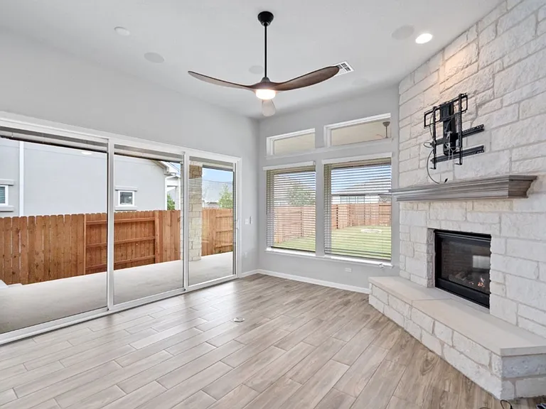 8316 Looksee Ln — Photo 14