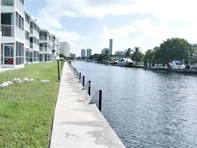 465 Paradise Isle Blvd #306, Hallandale Beach, FL, 33009