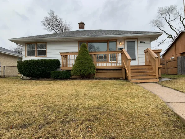 636 N Berwick Blvd, Waukegan, IL 60085