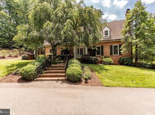 11635 Blue Ridge Ln, Great Falls, VA 22066