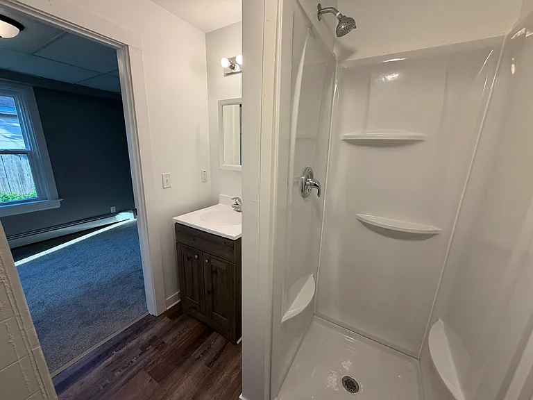 314 S Lake St #B — Photo 8