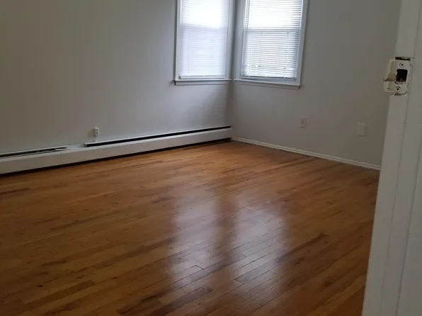(undisclosed Address), Rosedale, NY 11422