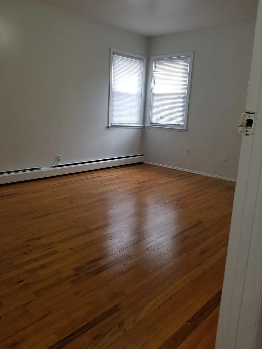 Building Photo - 256th St