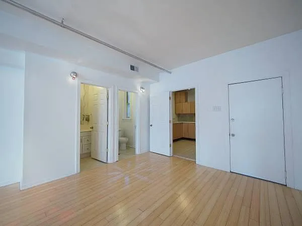 3536 W Belmont Ave #GROUND SOUTH — Photo 2