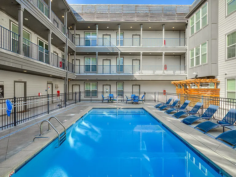 THRIVE Jenks - Saltwater Pool