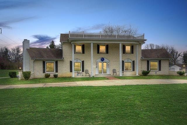 1st image of 568 Gilbert Dr
