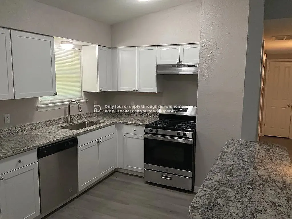 3 bed, 1.0 bath, 925 sqft, $1,047 — Photo 4
