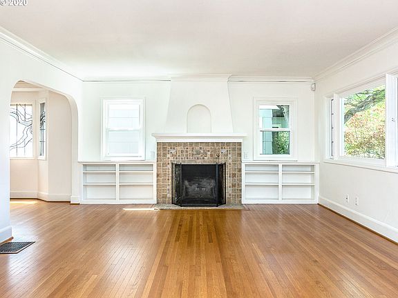 Living Room - Fireplace