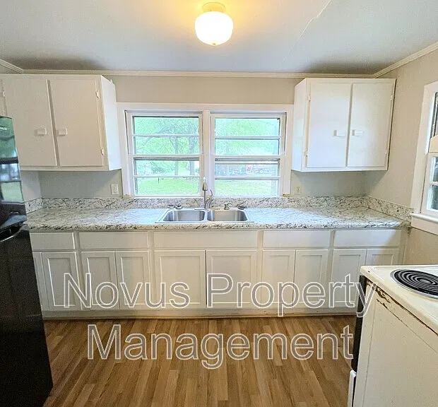 110 Austin Cir — Photo 6
