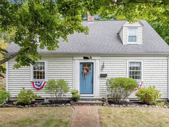 21 Bond St, Reading, MA 01867