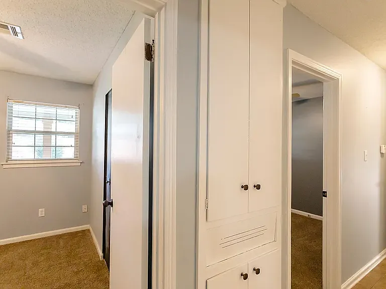 130 Country Club Dr — Photo 17