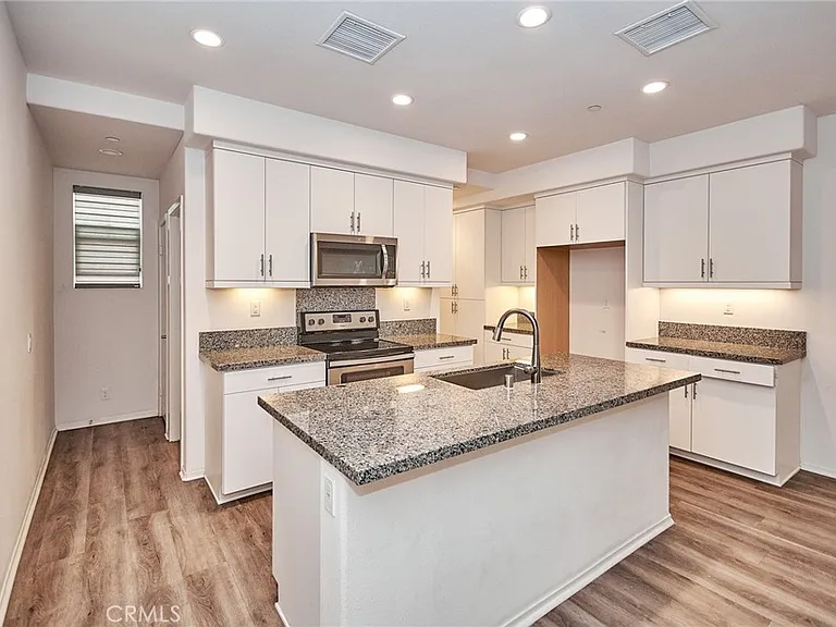 5931 Spring St — Photo 14