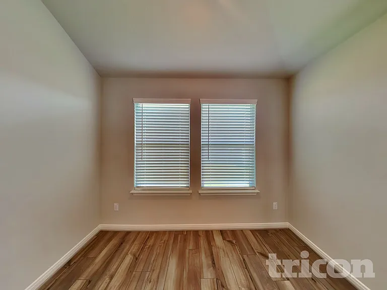 5504 Shasta Pl — Photo 5