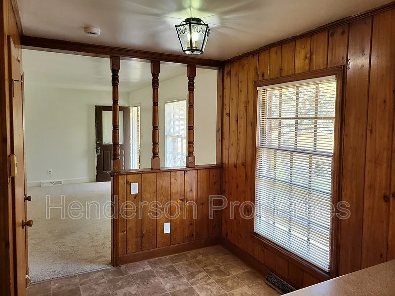 2 bed, 1.0 bath, 900 sqft, $1,200 — Photo 3