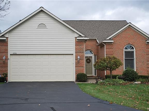 2nd image of 1056 Eagle Nest Dr #1