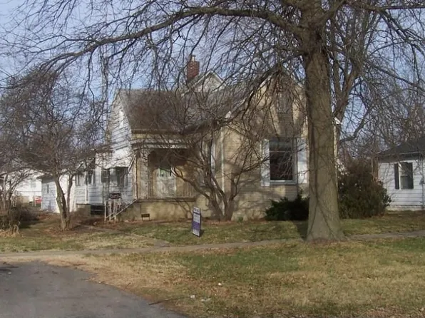 909 N Montgomery Ave, Litchfield, IL 62056