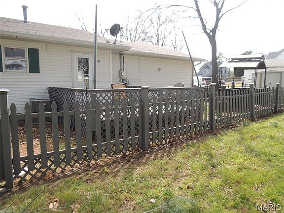 3rd image of 405 W Spring St