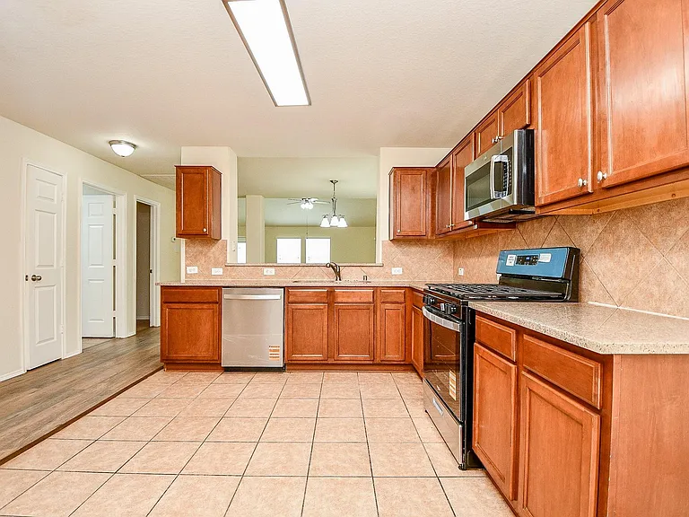 5327 Stonegate Dr — Photo 9