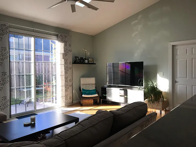Christian Dr — Photo 4