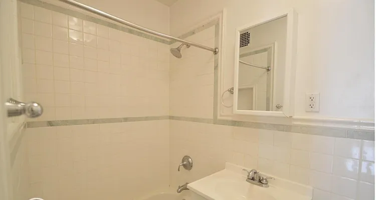 Rented by Newcastle Realty Services | media 28