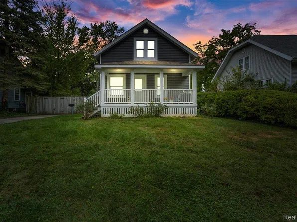 130 Moross St, Mount Clemens, MI 48043