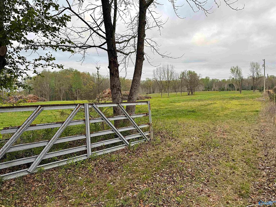 1st image of 4 Glass Hollow Rd