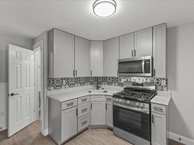 88-94 Lafountain St
