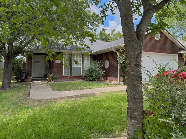 1702 Beaver Pond Ct, Bryan, TX 77807