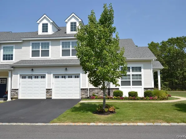 146 Avery Drive N, Center Moriches, NY 11934