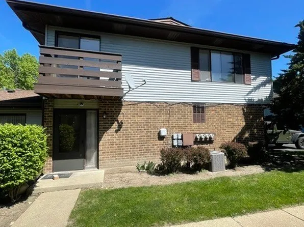 1590 Perry Ct APT A, Aurora, IL 60505