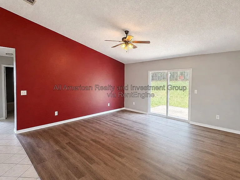 216 Lustan Dr — Photo 5