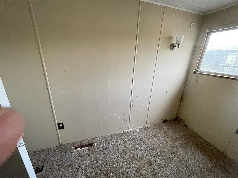 56 Lincoln Ave — Photo 15