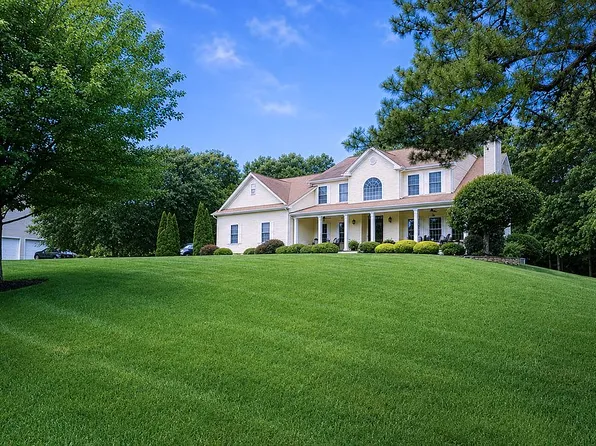 11 Topaz Dr, Jackson, NJ 08527