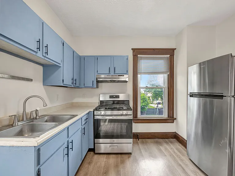 2421 Kenilworth Ave #2 — Photo 6