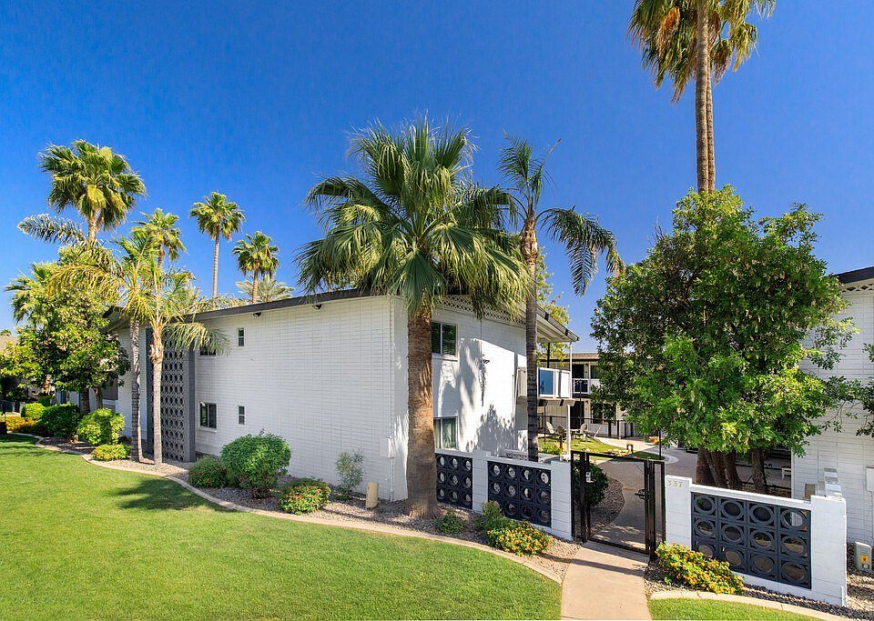 1st image of 325 W Pasadena Ave #13