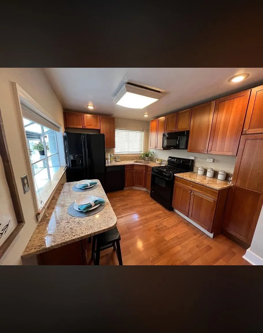 4 bed, 2500 sqft, $850 — Photo 4