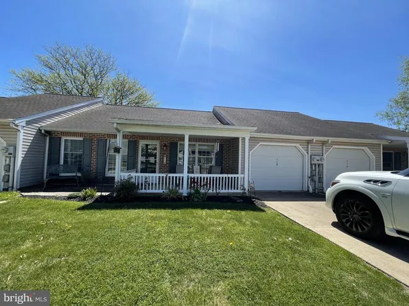118 Memorial Blvd, Newmanstown, PA 17073
