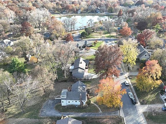 4th image of 8501 Valley View Dr