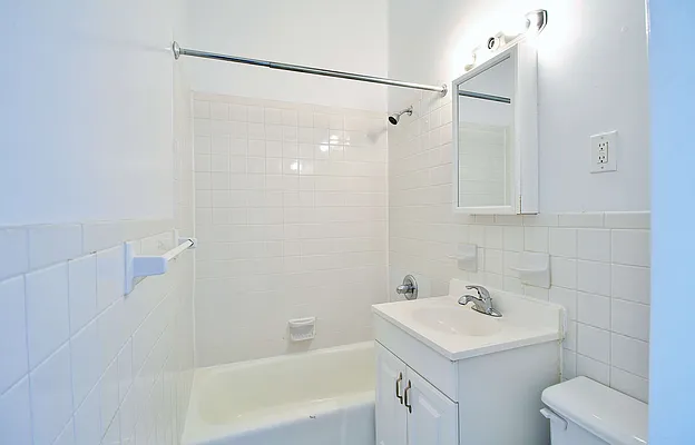 Rented by Julianna Realty Corp | media 9