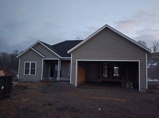 115 Hillside Dr, East Palestine, OH