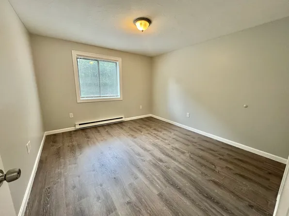 437 Sunderland Roadapt E, Worcester, MA 01604
