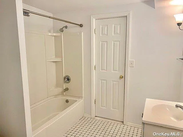 735 W Penn St — Photo 10