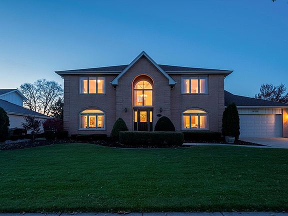 4th image of 18100 Pheasant Lake Dr